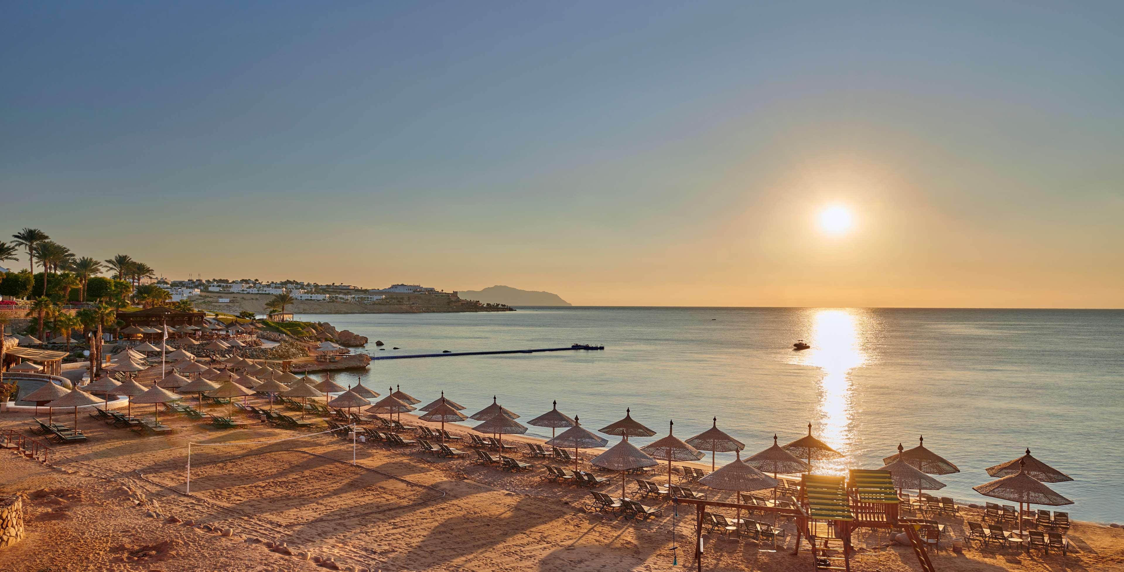 حياة ريجنسي شرم الشيخ المظهر الخارجي الصورة Sunset at the beach