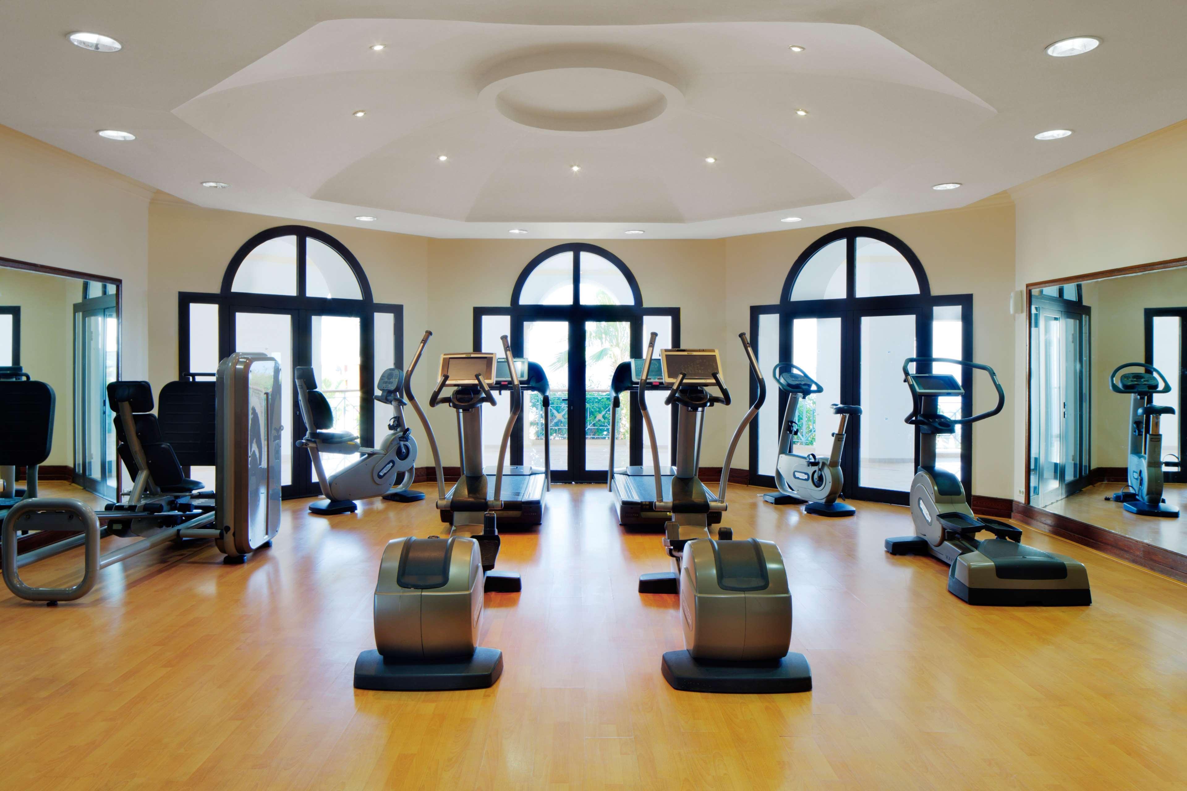 حياة ريجنسي شرم الشيخ المظهر الخارجي الصورة A gym at a hotel